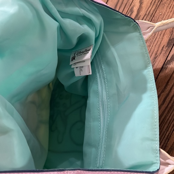 LAST CALL NWT Disney Parks tote - Picture 5 of 9